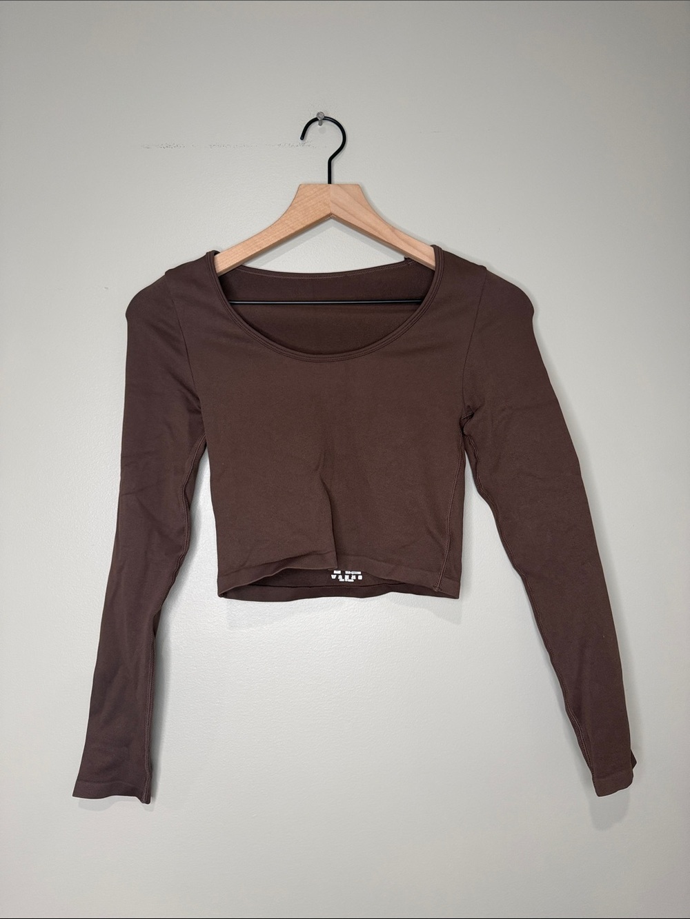 OQQ Women’s Crew Neck Long Sleeve Crop Top - Brown Medium